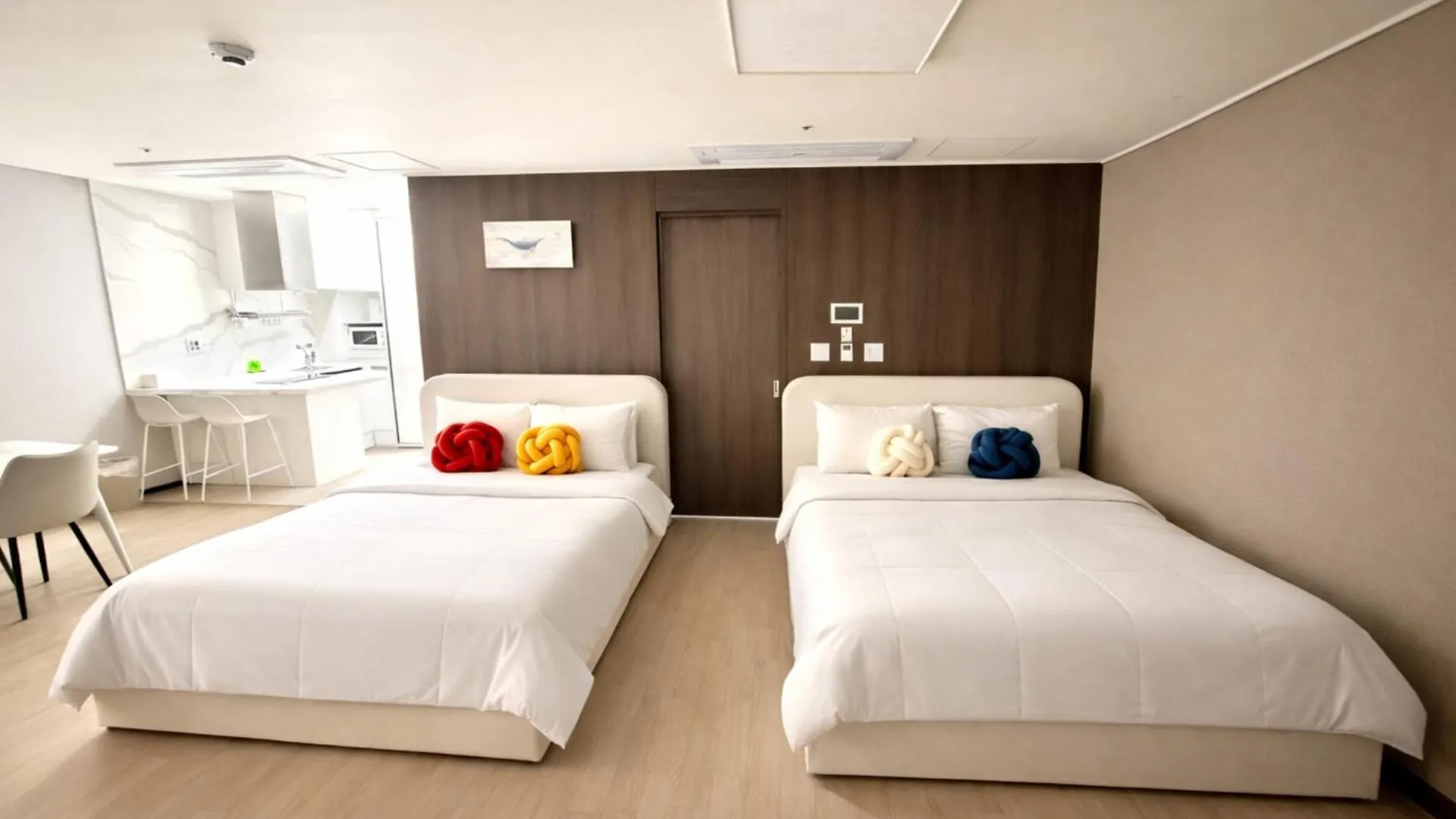 더 디셈버스테이 인 한라 Incheon Hotel