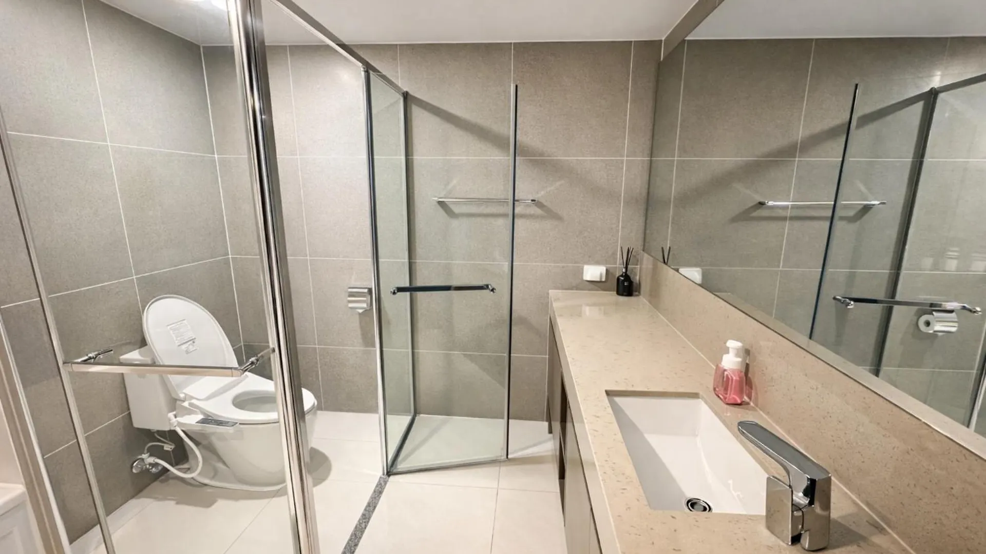 Hotel 더 디셈버스테이 인 한라 Incheon