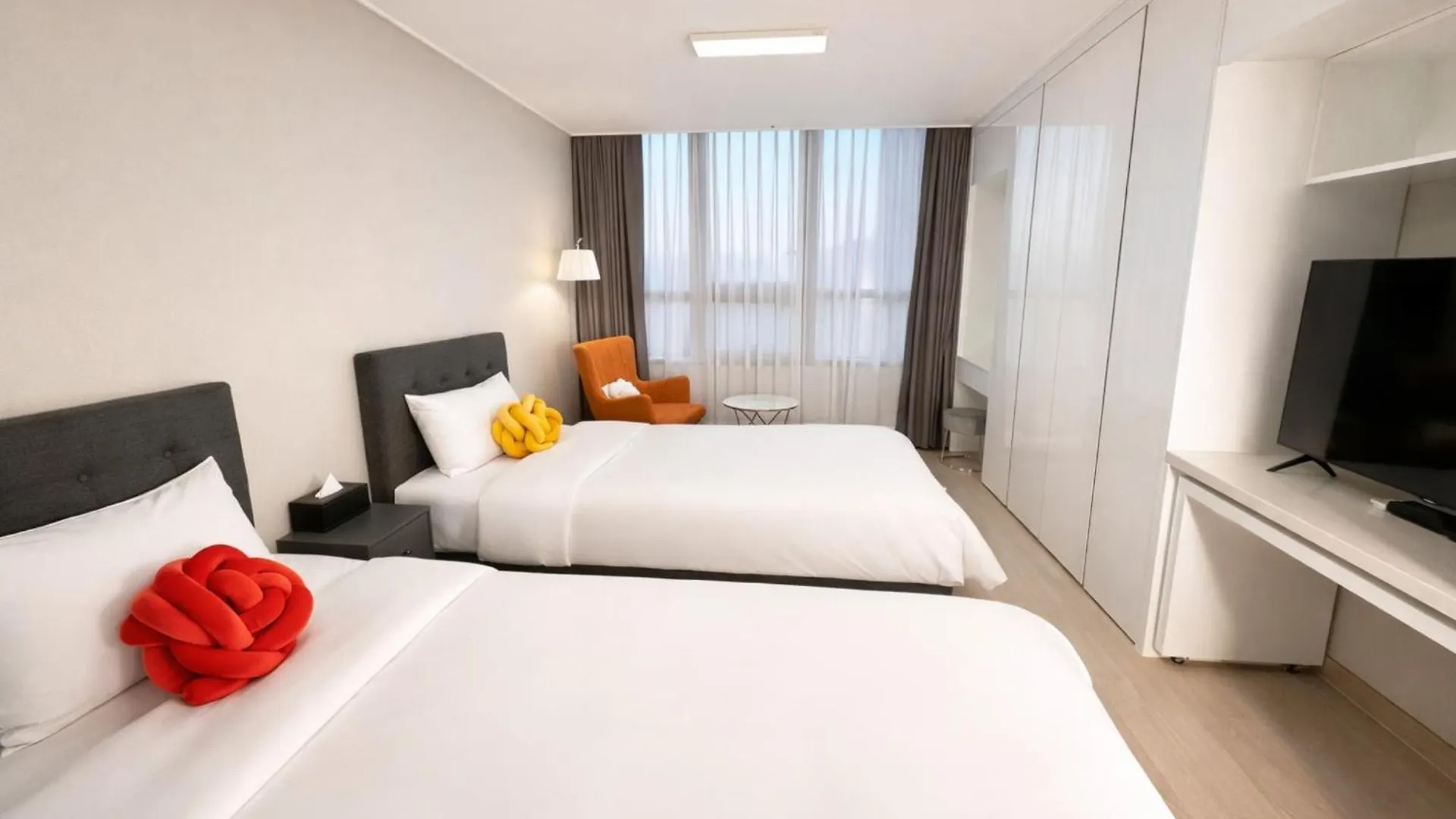 Hotel 더 디셈버스테이 인 한라 Incheon