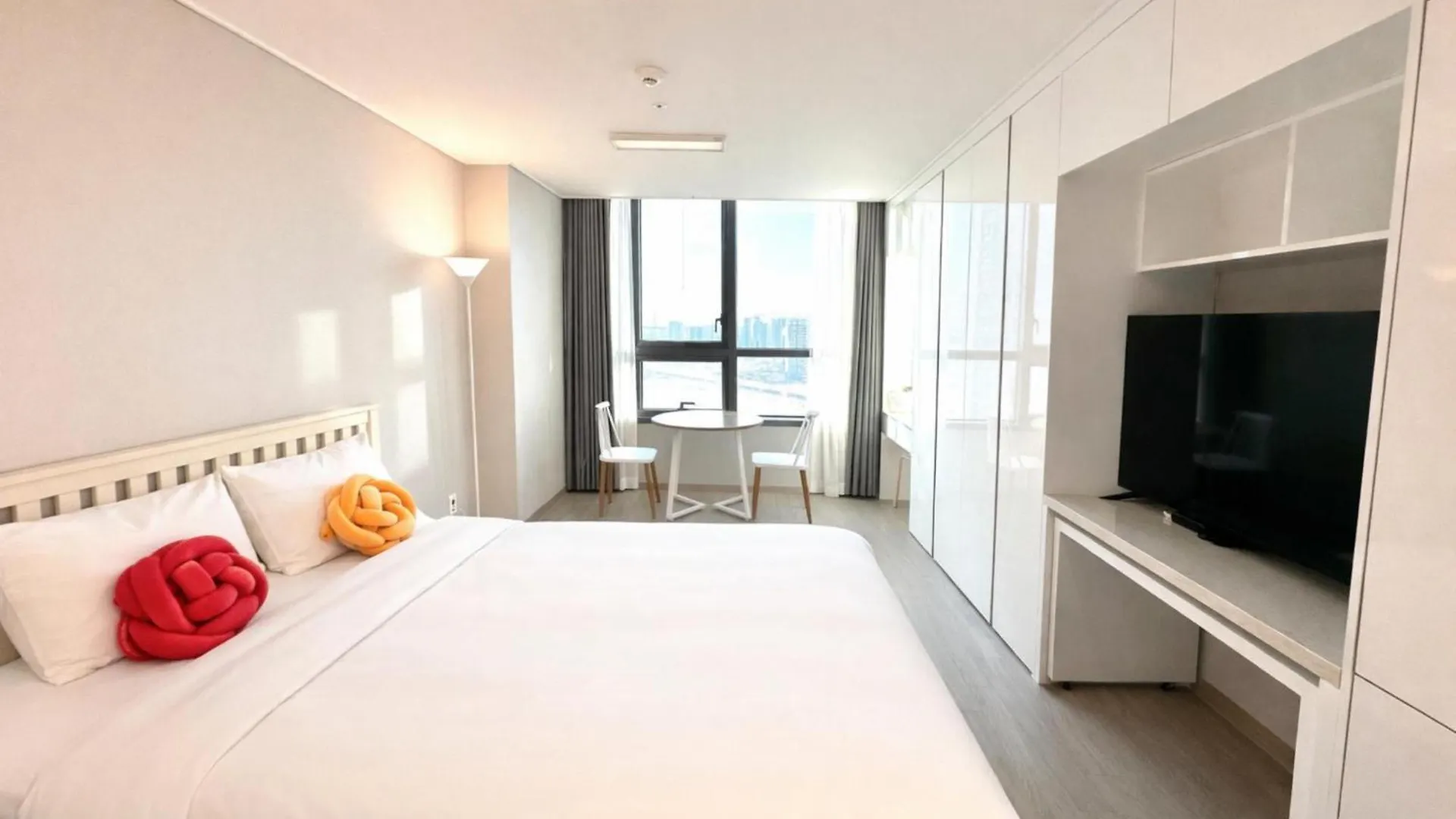 더 디셈버스테이 인 한라 Incheon 4*,  South Korea